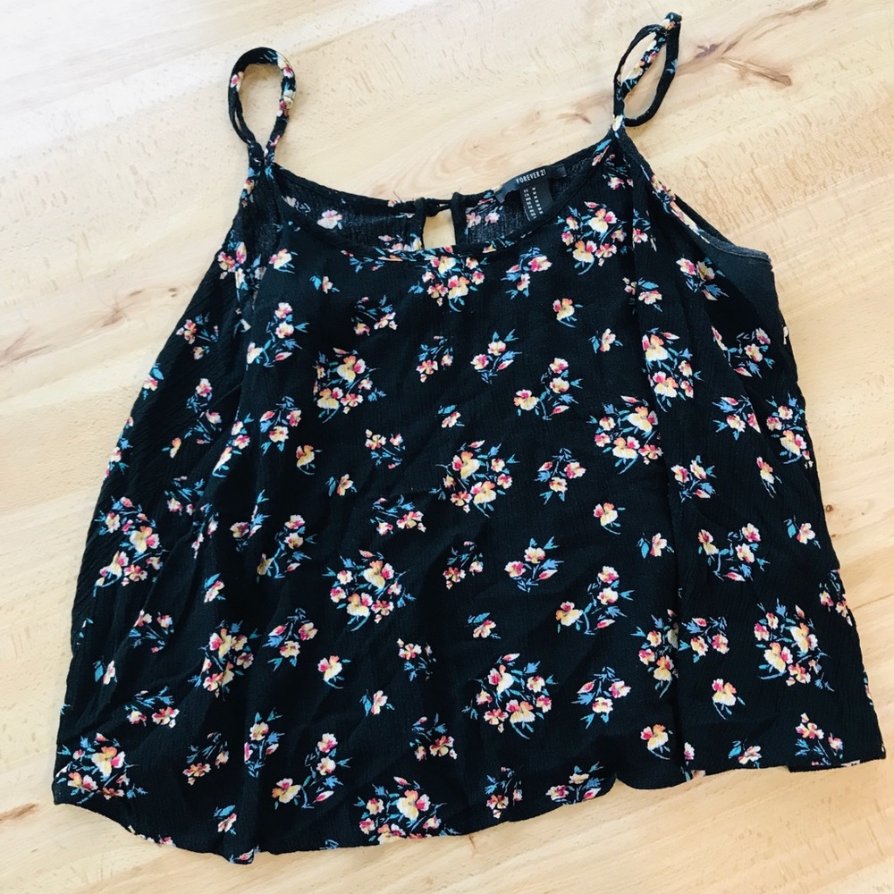 Forever 21 Open Back Flowy Crop Tank Size M